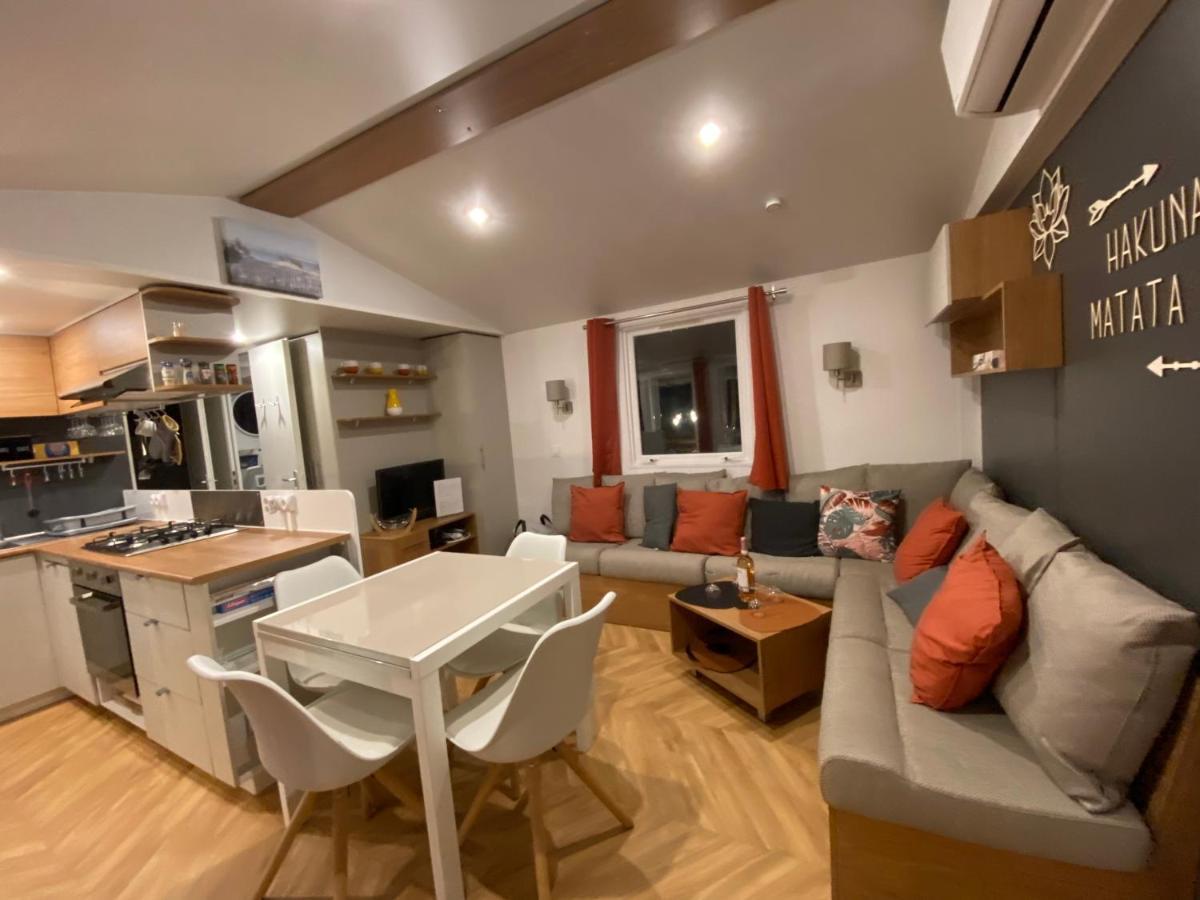 Vacances Sous Les Pins, Pres De La Mer, 6-8 Pers,Bien Equipe, Piscine Сен-Жюльен-ан-Борн Экстерьер фото